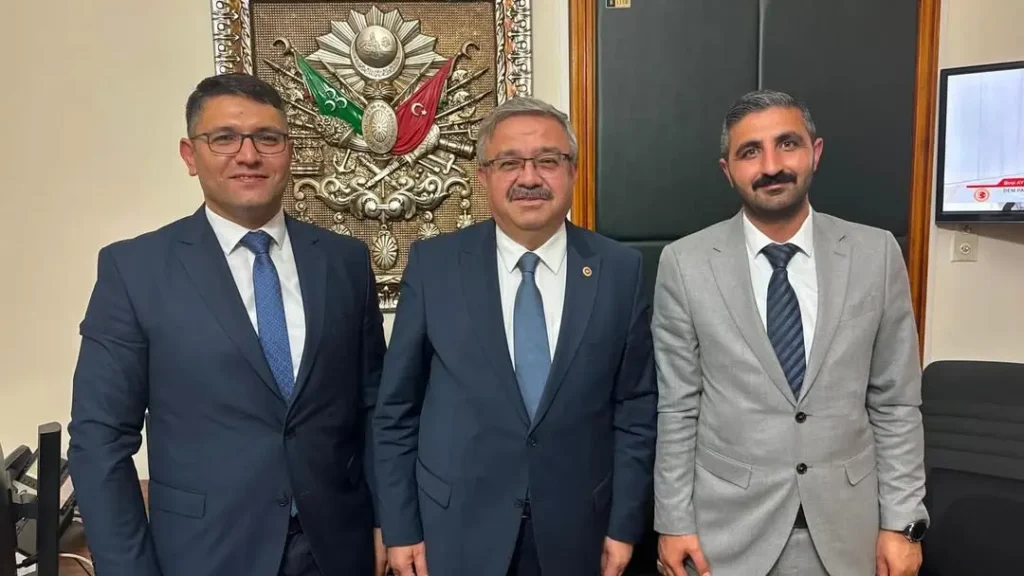 AK Parti Dinar İlçe Başkan Yardımcısı Ramazan Şahin ve Hemşerileri TBMM’de Misafir Edildi