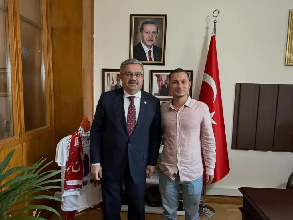Ak Parti Milletvekili Yurdunuseven, Bolvadinli Kadir Ağılönü’nü TBMM’de Misafir Etti