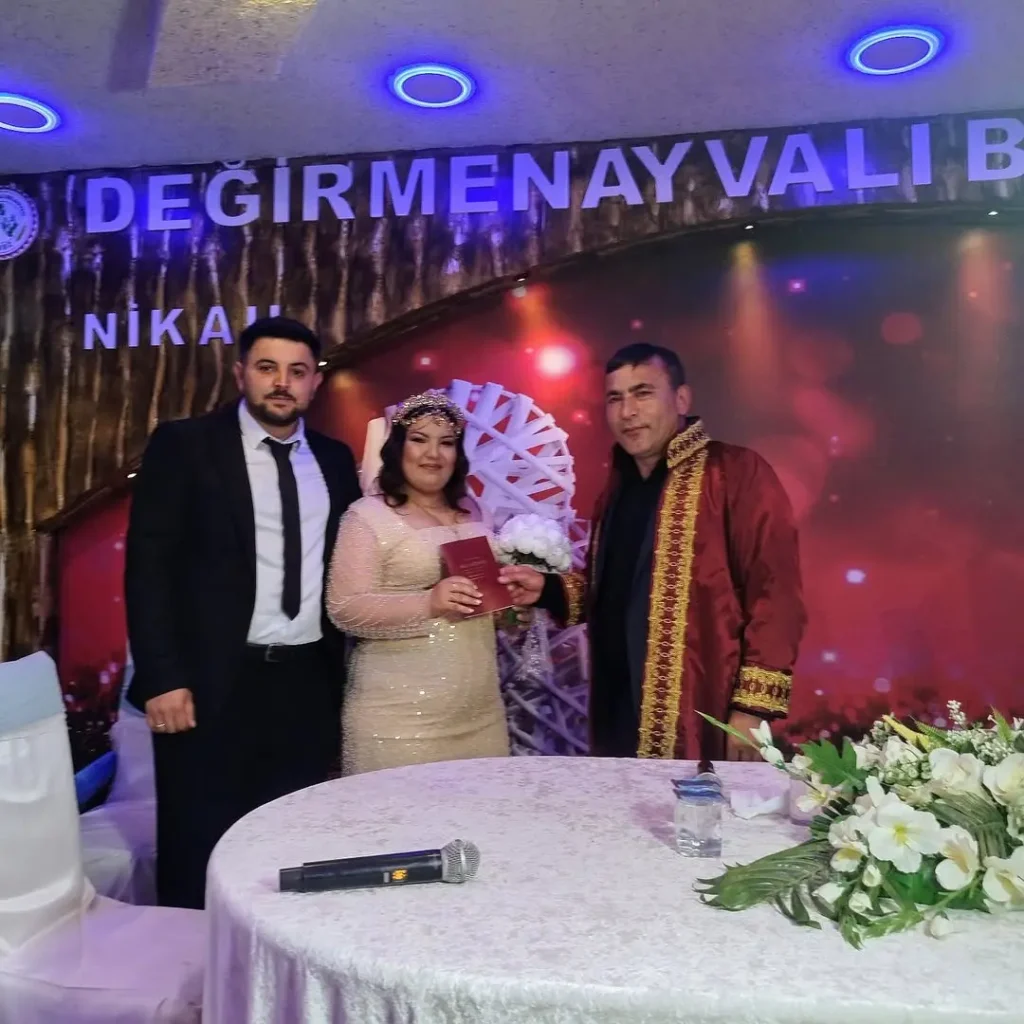 Değirmenayvalı Belediye Başkanı Halil Çelik, Meclis Üyesi Muzaffer Çırak’ın Oğlu Sedat Çırak ve Aleyna Acarlar’ın Nikahında Bulundu