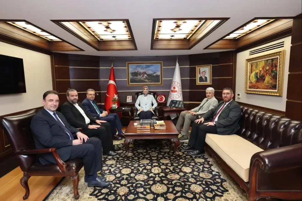 İçişleri Bakan Yardımcısı Doç. Dr. Kübra Güran Yiğitbaşı, Ege Bölgesi’nden Yerel Basın Temsilcileriyle Bir Araya Geldi