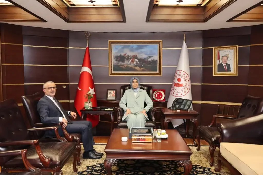 İçişleri Bakan Yardımcısı Doç. Dr. Kübra Güran Yiğitbaşı, Prof. Dr. Yusuf Özkır ile İletişim ve Medya Konularını Değerlendirdi