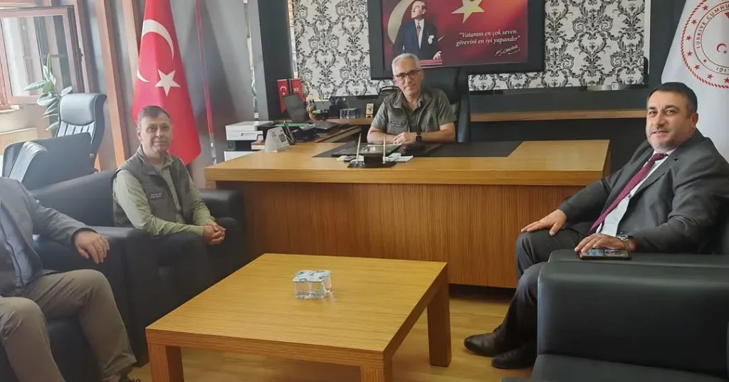 Kayıhan Belediye Başkanı Mustafa Demiray, Doğa Koruma ve Milli Parklar Bölge Müdürü Kemal Can’ı Ziyaret Etti