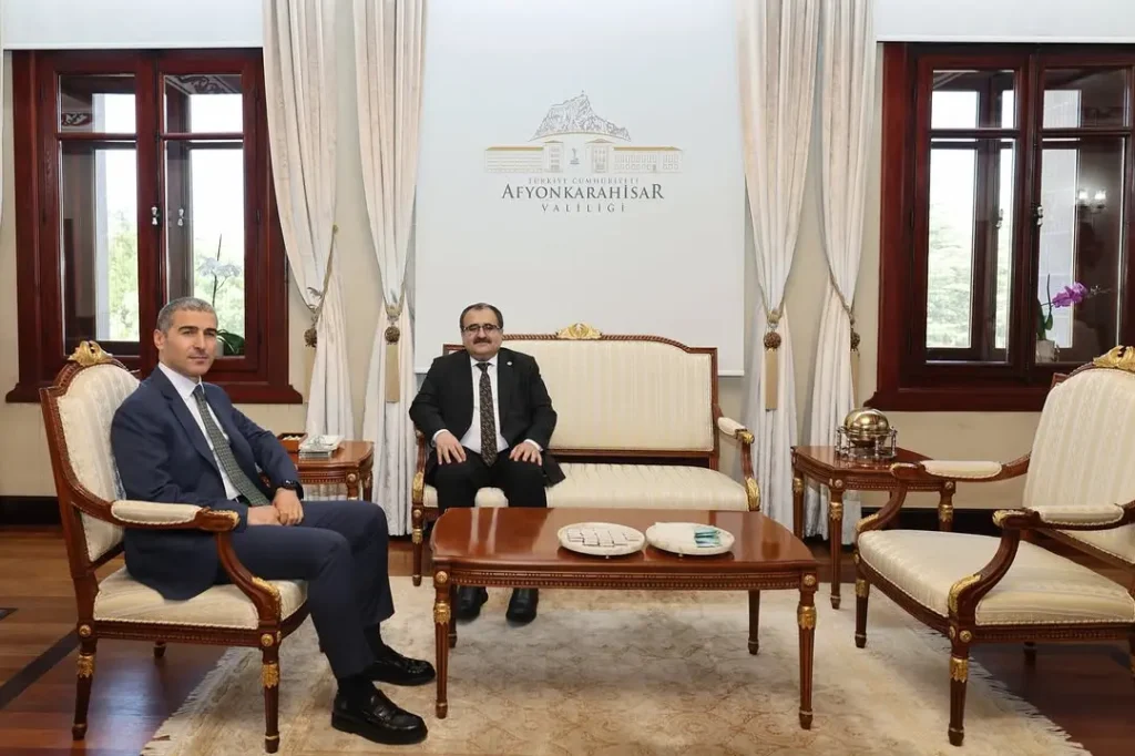 Trabzon Bölge Adliye Mahkemesi Üyeliğine Atanan Başkan Mehmet Keskin Vali Naci Aktaş’ı Ziyaret Etti