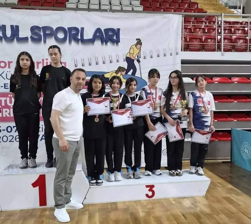 Yunus Emre Ortaokulu Floor Curling Türkiye Şampiyonası’nda Üçüncü Oldu