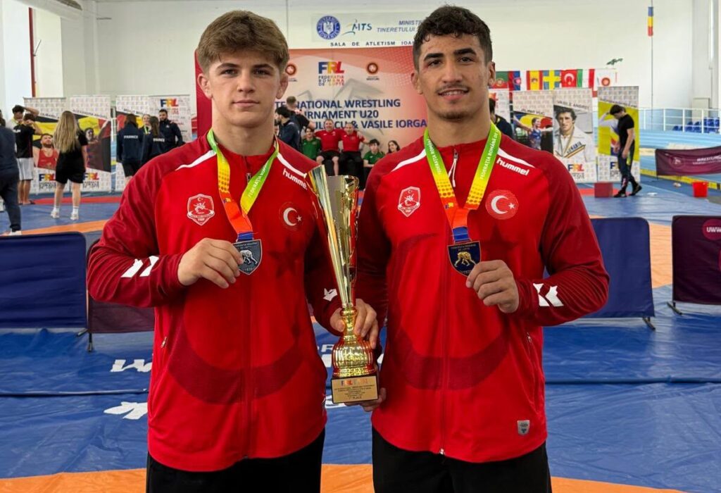 Afyonkarahisarlı Güreşçiler Romanya’dan Madalyalarla Döndü