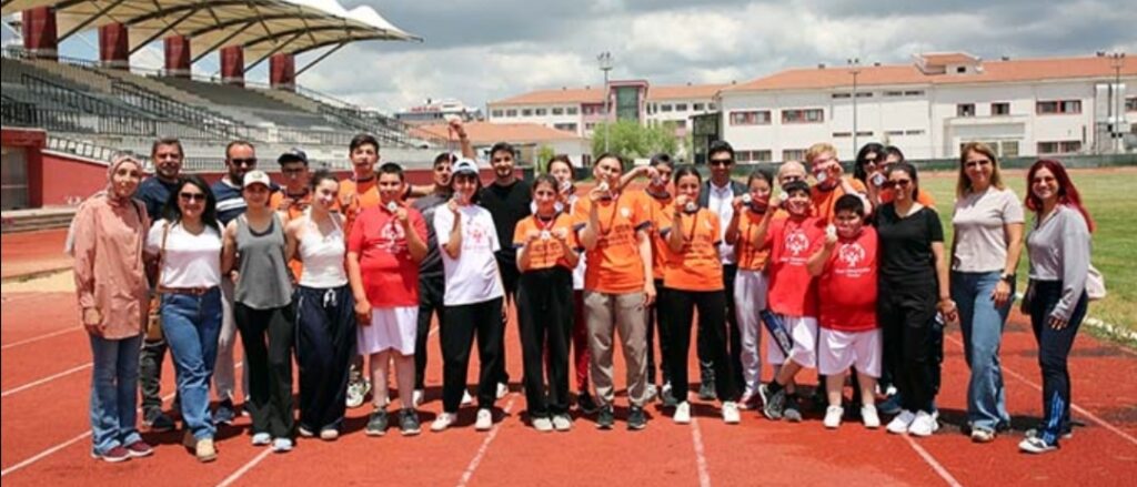 AKÜ’DE ÖZEL ÇOCUKLAR İÇİN SPOR ŞENLİĞİ DÜZENLENDİ