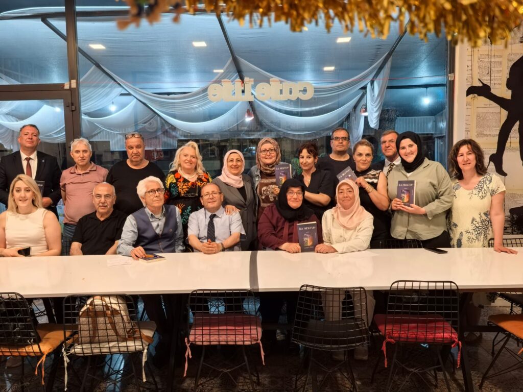 Yazar ve Okurlar Aynı Masada Buluştu
