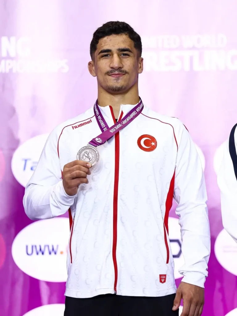 Afyonkarahisarlı Güreşçi Yasin Uzun, U20 Avrupa Güreş Şampiyonası’nda Bronz Madalya Kazandı