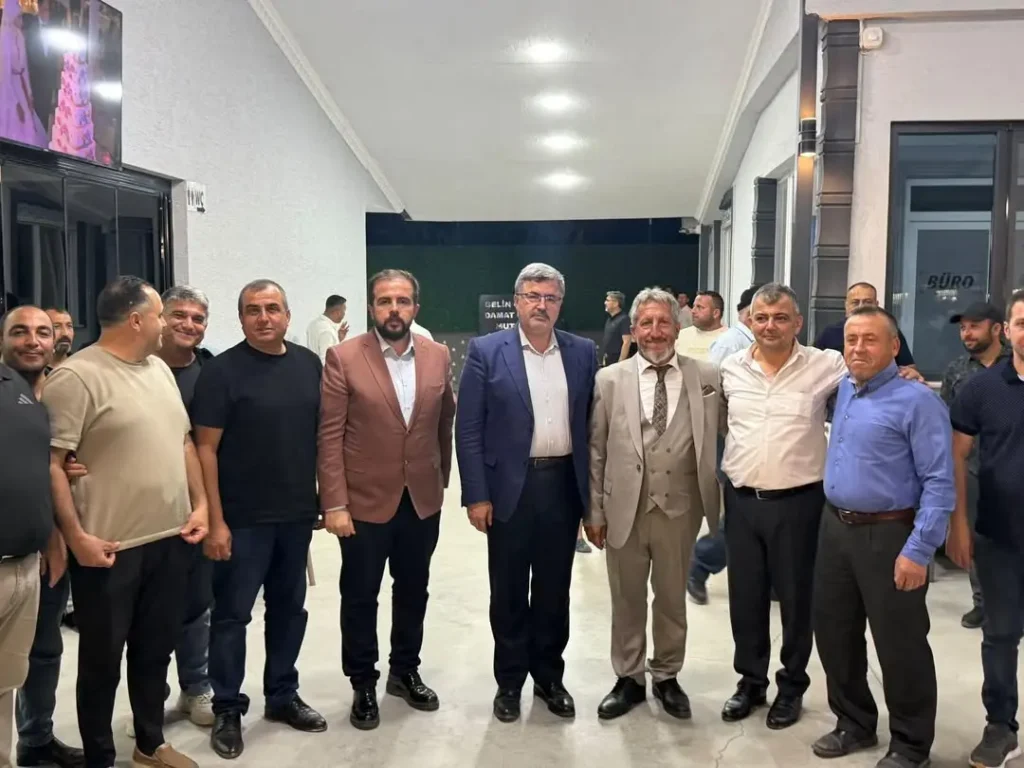 Ak Parti Afyonkarahisar Milletvekili Ali Özkaya’dan Emirdağ Düğün Törenine Katılım Paylaşımı