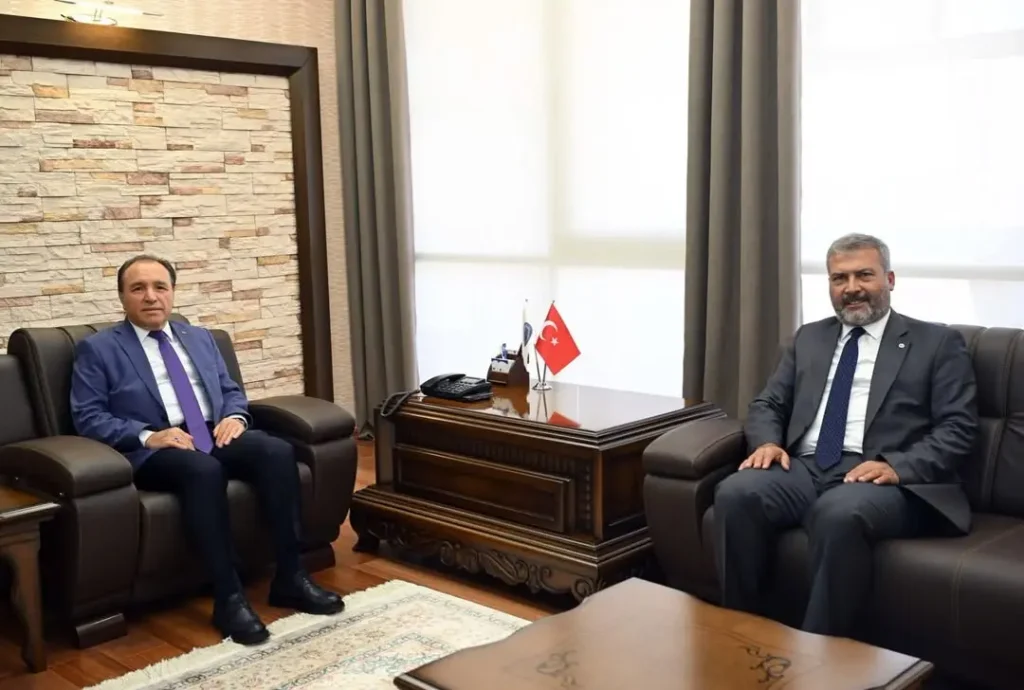 Anadolu Üniversitesi Rektörü Prof. Dr. Yusuf Adıgüzel, Rektörümüz Prof. Dr. Mehmet Karakaş’ı Ziyaret Etti
