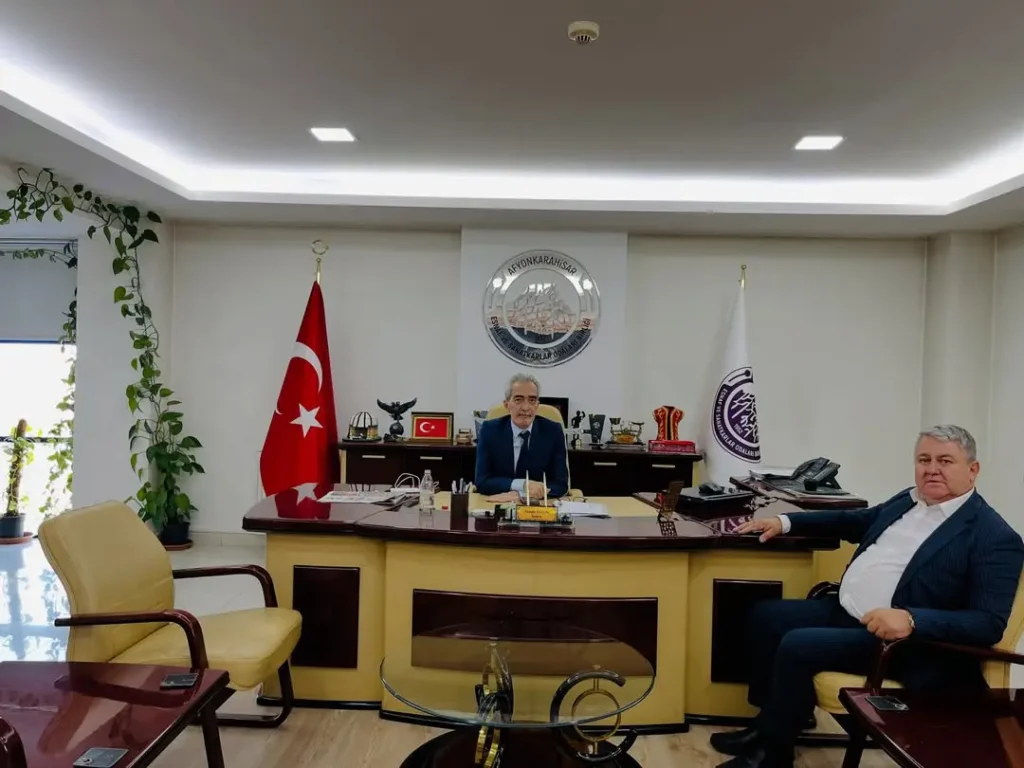 Hakan Dilek, Afyonkarahisar Esnaf ve Sanatkarlar Odaları Birliği Başkanı Cengiz Üstün’ü Ziyaret Etti
