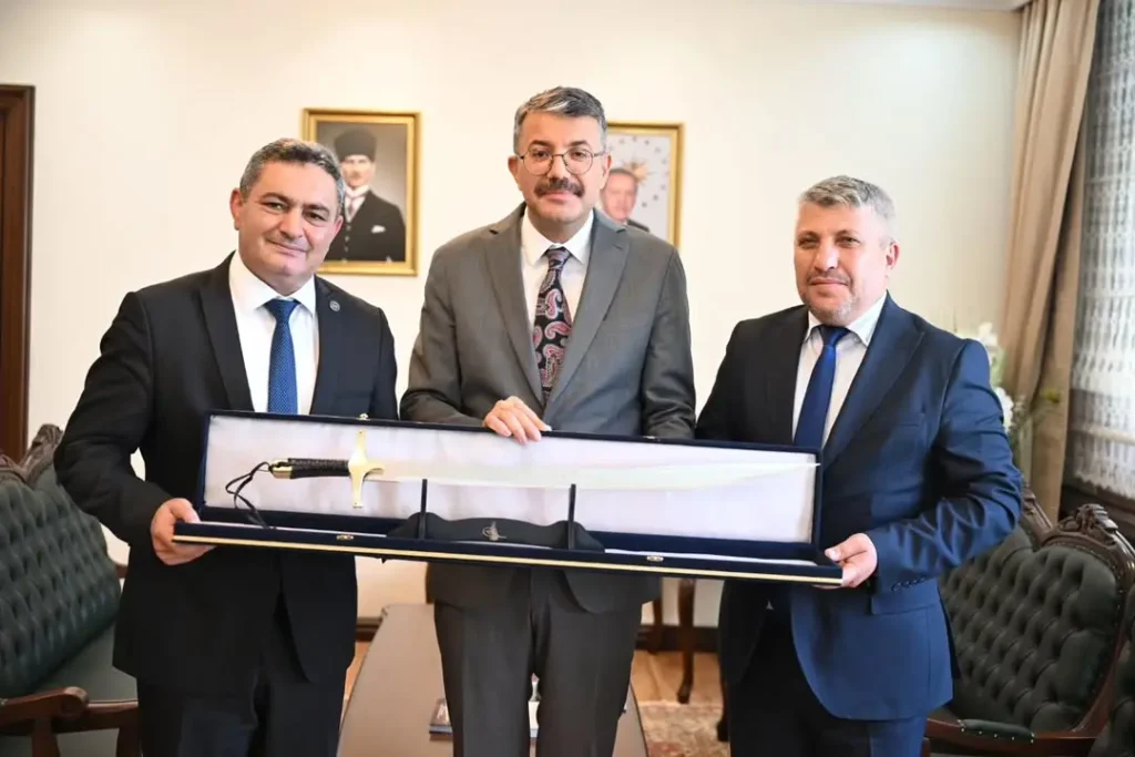 İlçe Başkanı Murat Yeşil, İçişleri Bakan Yardımcısı Ali Çelik’i Ziyaret Etti