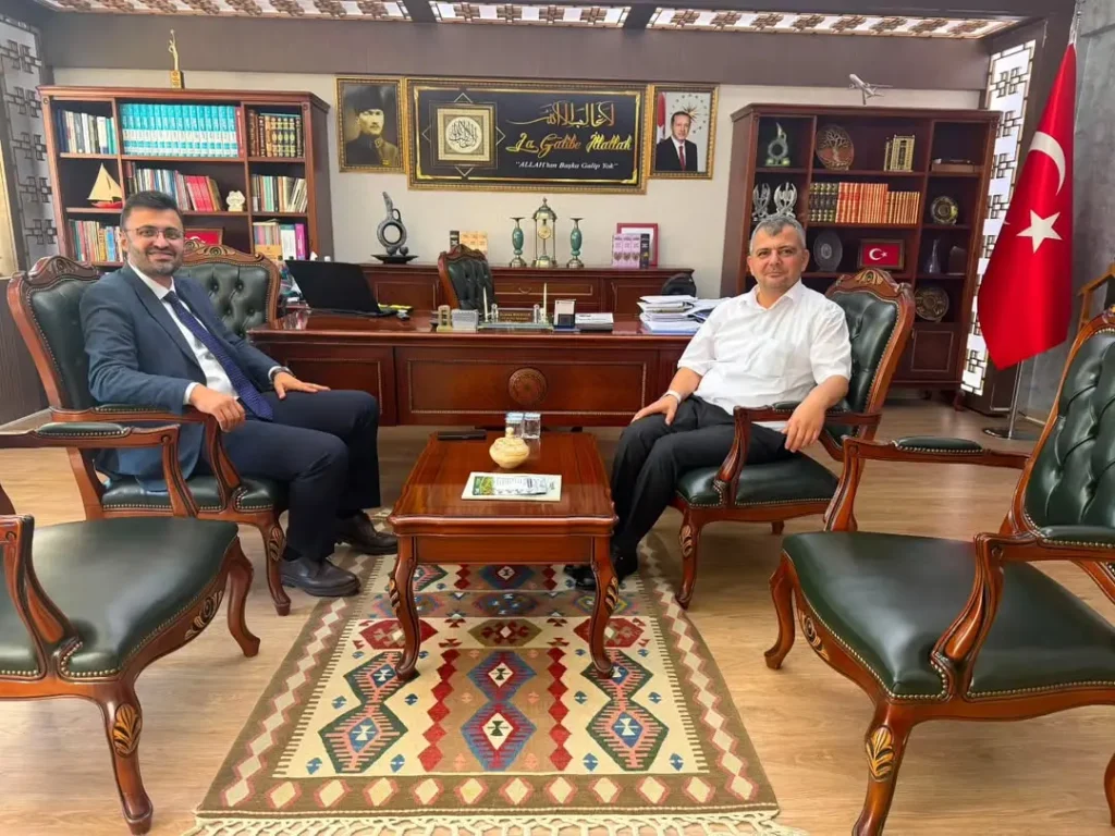 Kütahya Vakıflar Bölge Müdürü’nden Emirdağ Belediye Başkanı Serkan Koyuncu’ya Ziyaret