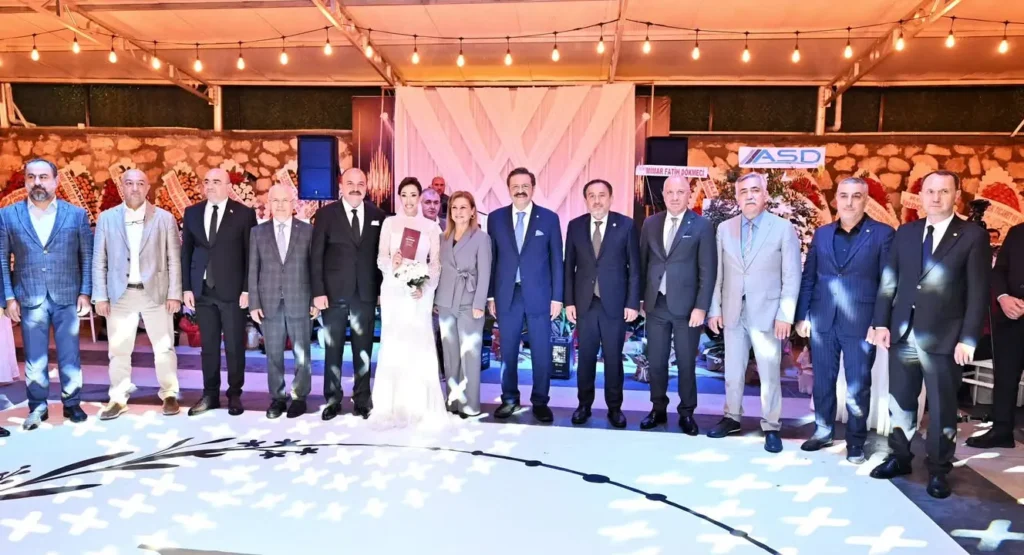 TOBB Başkanı Hisarcıklıoğlu, Safranbolu Ticaret ve Sanayi Odası Yöneticilerinin Nikah Törenine Şahitlik Etti