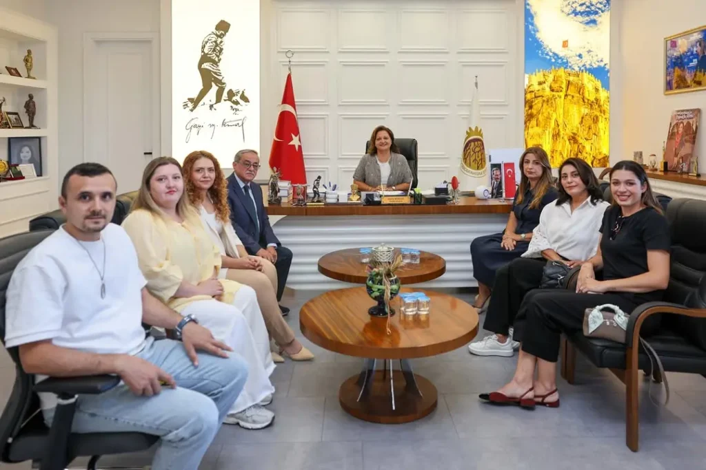 Yarım Elma Sosyal Yardımlaşma ve Dayanışma Derneği Yönetim Kurulu Başkanı Erol Öztürk Görüş Alışverişinde Bulundu