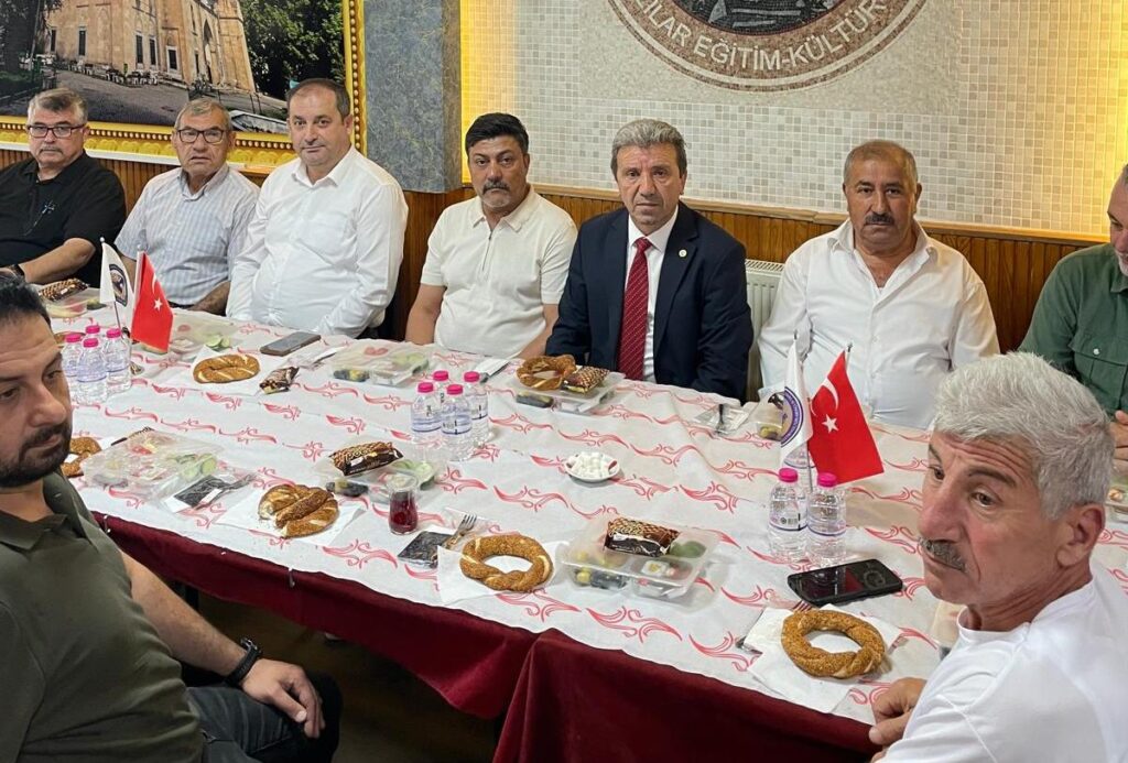 KOCAELİ AFYONKARAHİSARLILAR FEDERASYONU’NDA GÜVEN TAZELENDİ: ÜSTÜ YENİDEN BAŞKAN SEÇİLDİ
