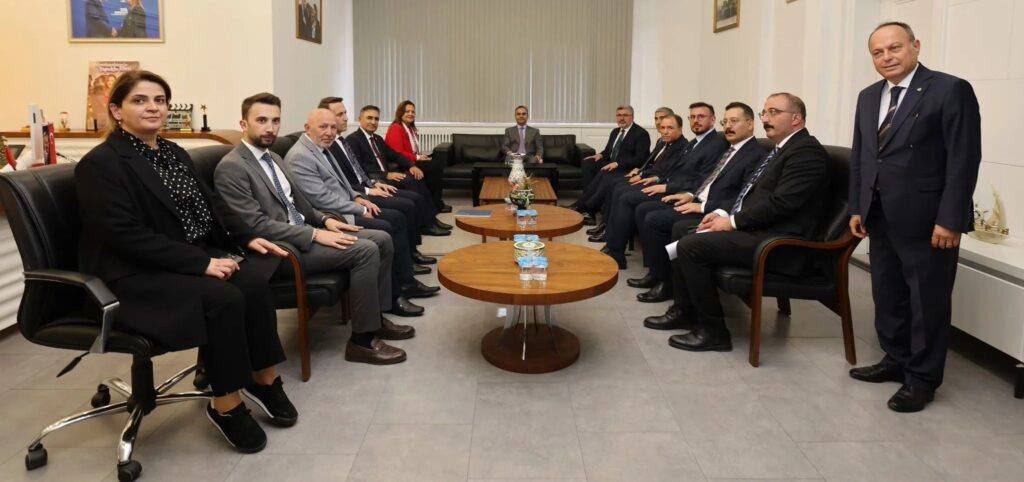 AFYONKARAHİSAR ATSO BAŞKANI HÜSNÜ SERTESER NEDEN AYAKTA?