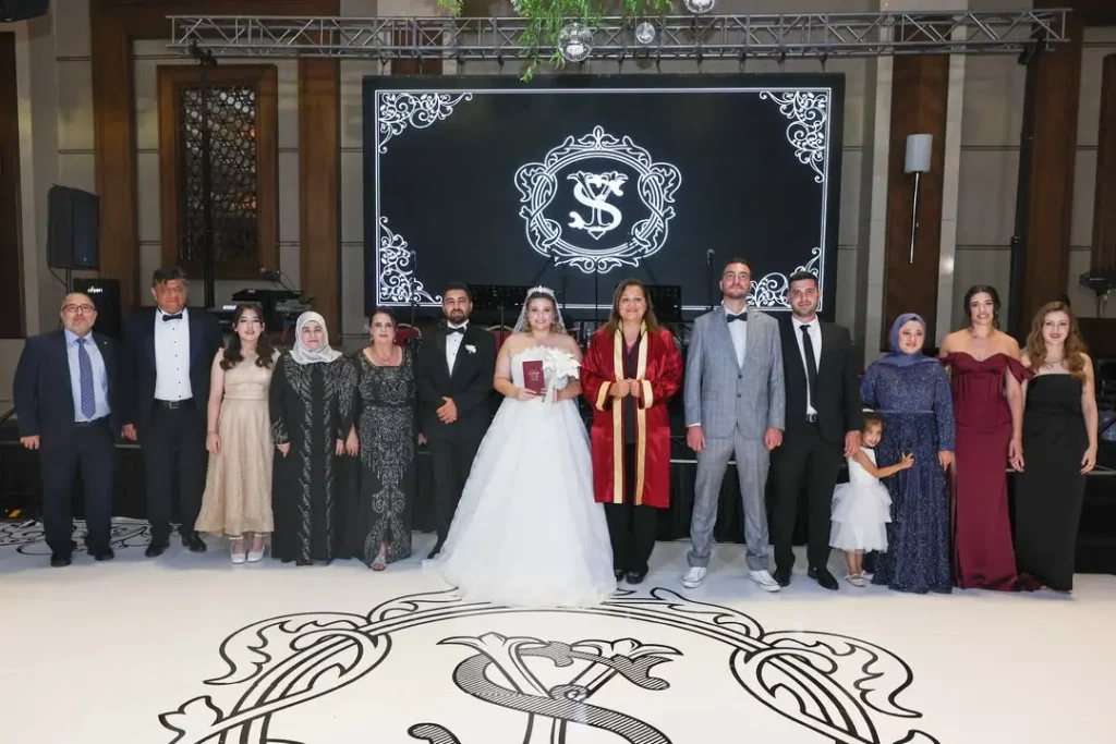 Afyonkarahisar Belediye Başkanı Burcu Köksal’dan Nikah Töreni Kutlaması