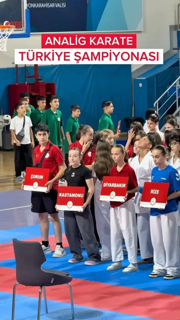 Afyonkarahisar’da Anadolu Yıldızlar Ligi Karate Türkiye Şampiyonası Başladı