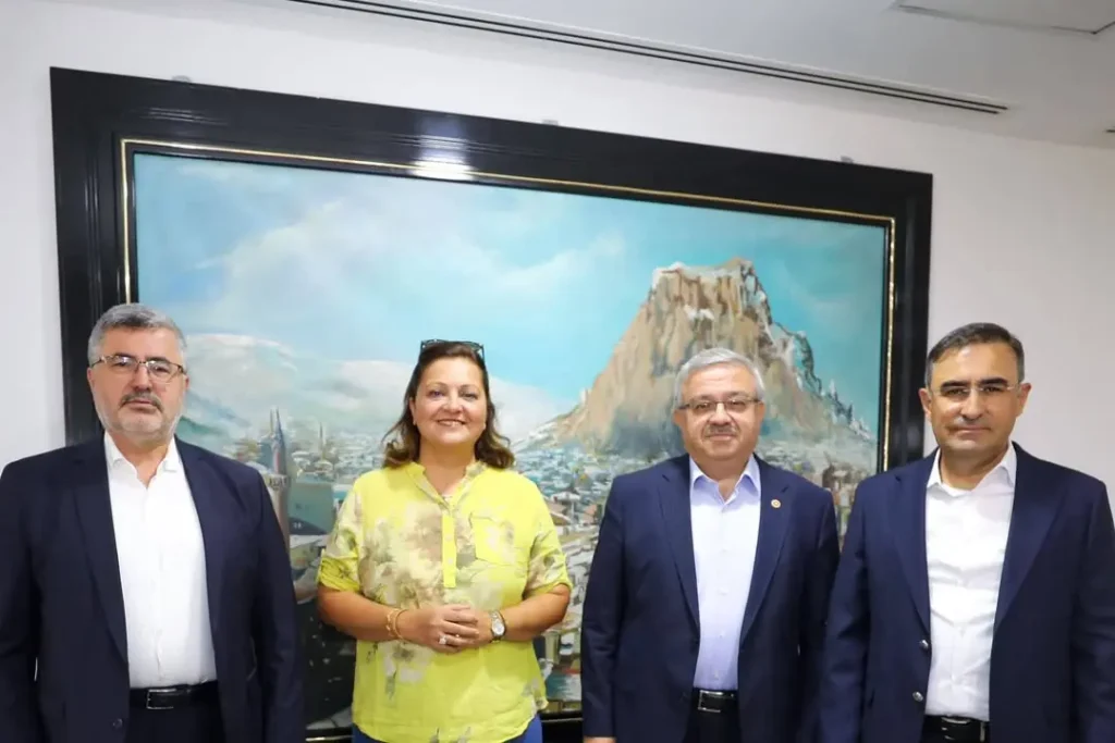 Afyonkarahisar’da Belediye Başkanı ve Milletvekilleri İstişare Toplantısı Gerçekleştirdi