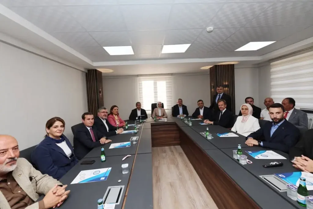 Aile ve Sosyal Hizmetler Bakanı Emirdağ Organize Sanayi Bölgesi’ni Ziyaret Etti