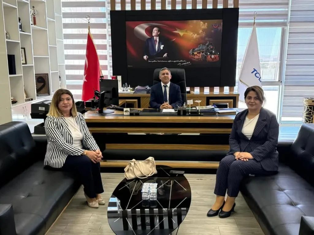 AK Parti Afyonkarahisar İl Kadın Kolları’ndan TCDD 1. Bölge Müdürü’ne Ziyaret