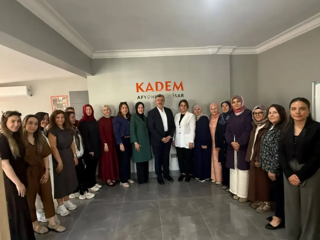 AK Parti Milletvekili Ali Özkaya, KADEM Afyonkarahisar Şubesinde Toplantı Gerçekleştirdi