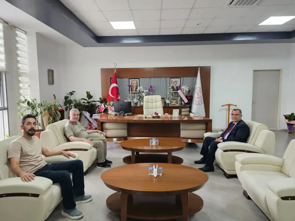 Büyükelçi Dr. Akif Menevşe, İl Milli Eğitim Müdürü İsmail Altınkaynak’ı Ziyaret Etti