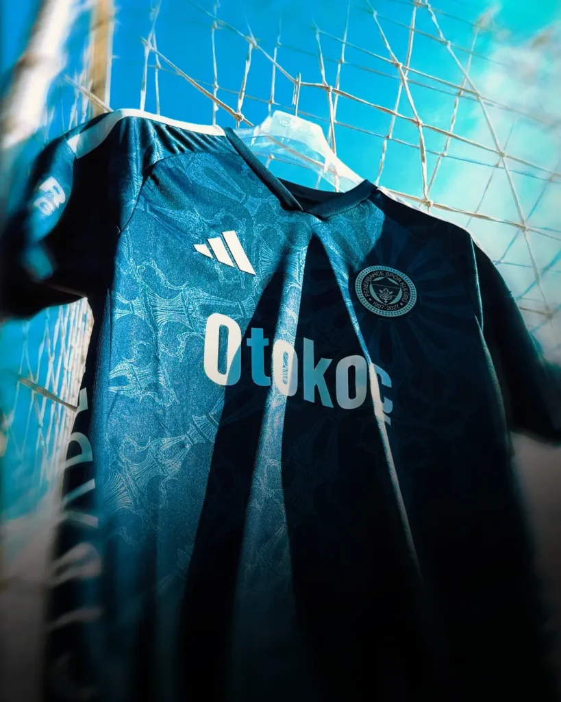 Fenerbahçe’nin Adidas ve Fenerium İş Birliğiyle Hazırladığı Lacivert Forma Sahada!