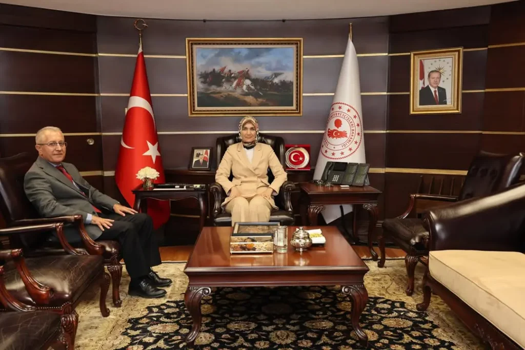 İçişleri Bakan Yardımcısı Doç. Dr. Kübra Güran Yiğitbaşı, JAV Eski Genel Müdürü Emekli Kurmay Albay Mehmet Boyraz’ı Ziyaret Etti