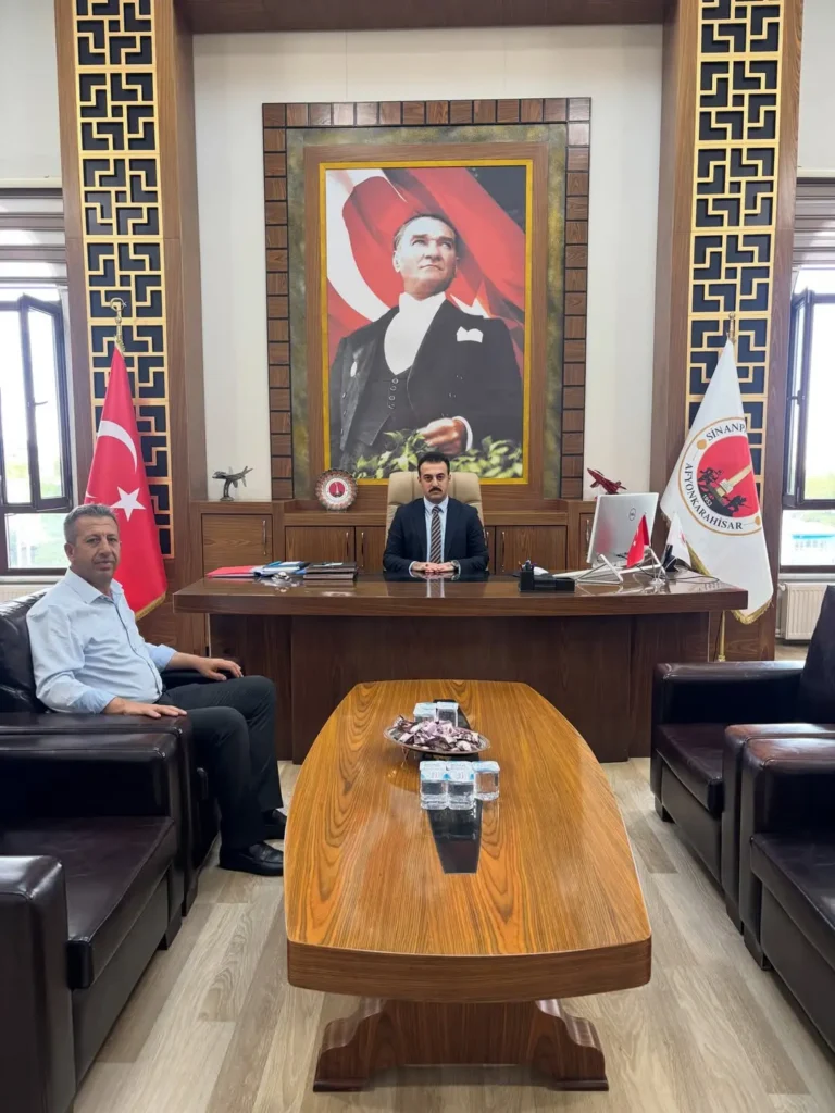 Kılıçarslan Belediye Başkanı Zülkarni Davas, Kaymakam Bünyamin Miroğlu’nu Ziyaret Etti