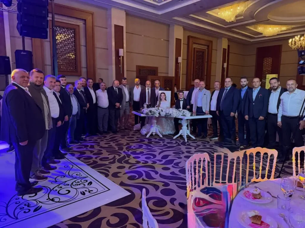 MÜSİAD Afyon Ailesi Başkan Ercan İşlek’in Mutlu Gününde Bir Araya Geldi