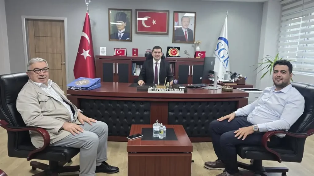 Şuhut Belediye Başkanı Muhuttin Özaşkın, SGK Afyonkarahisar İl Müdürü Süleyman Çelikbaş’ı Ziyaret Etti
