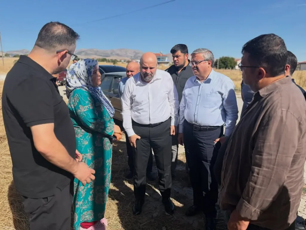 Ak Parti Afyonkarahisar Milletvekili İbrahim Yurdunuseven’den Dişli Beldesindeki Sosyal Yardım Ziyareti