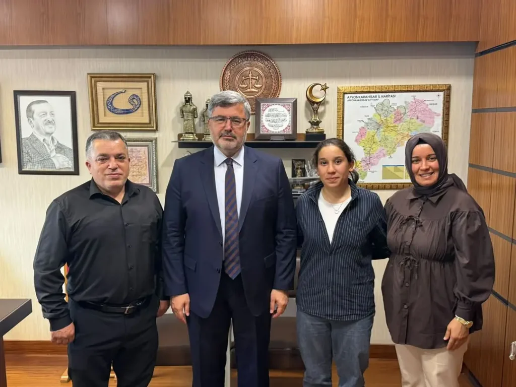 AK Parti Dinar İlçe Yönetim Kurulu Üyesi Mehmet Ali Güçlü ve Ailesi Gazi Meclisinde Misafir Edildi