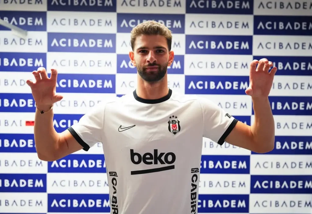 Beşiktaş’ın Yeni Transferi Ümit Akdağ Sağlık Kontrolünden Geçti