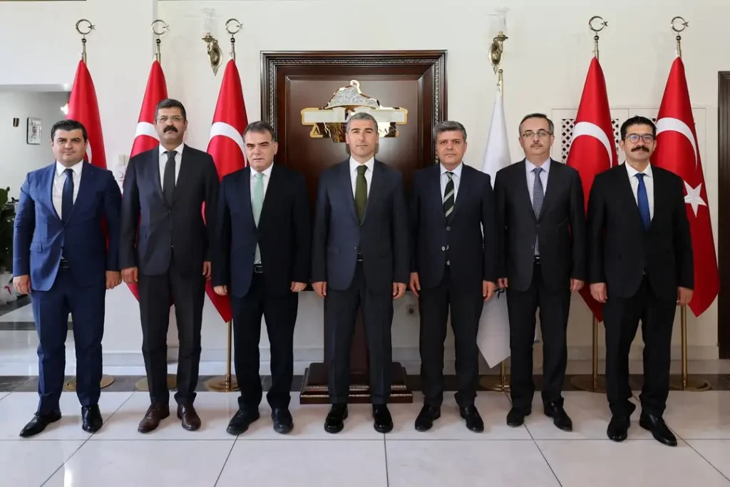 İçişleri Bakanlığı Mülkiye Başmüfettişi Adnan Gürsoy ve Ekibi Valimiz Dr. Naci Aktaş’ı Ziyaret Etti