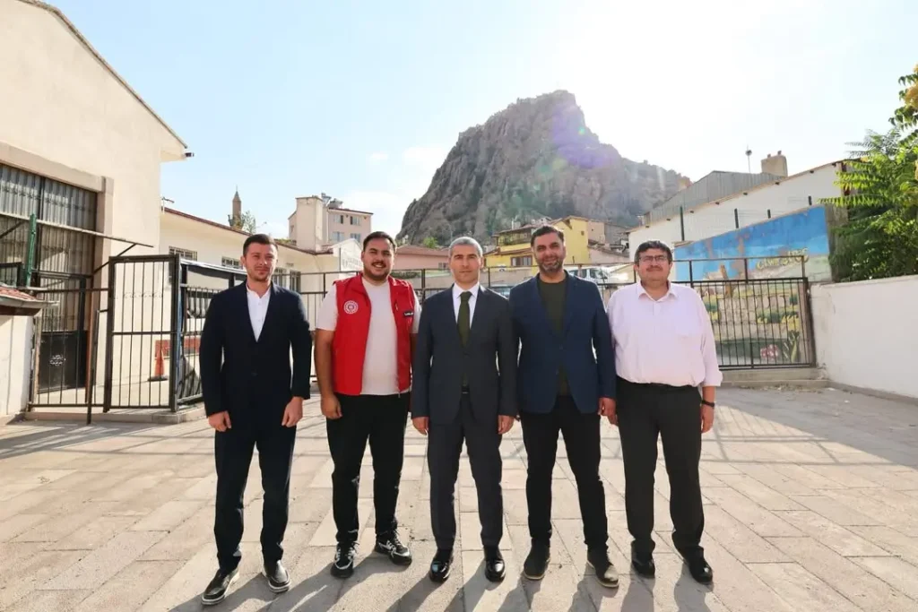 Valimiz Dr. Naci Aktaş, Afyonkarahisar Gençlik ve Spor İl Müdürlüğü’nü Ziyaret Etti