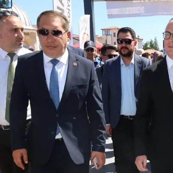 3. Dinar Tarım ve Hayvancılık Fuarı açıldı