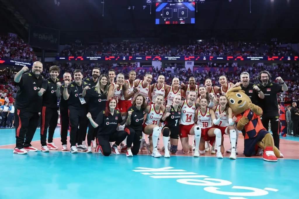A Milli Kadın Voleybol Takımı’ndan büyük başarı