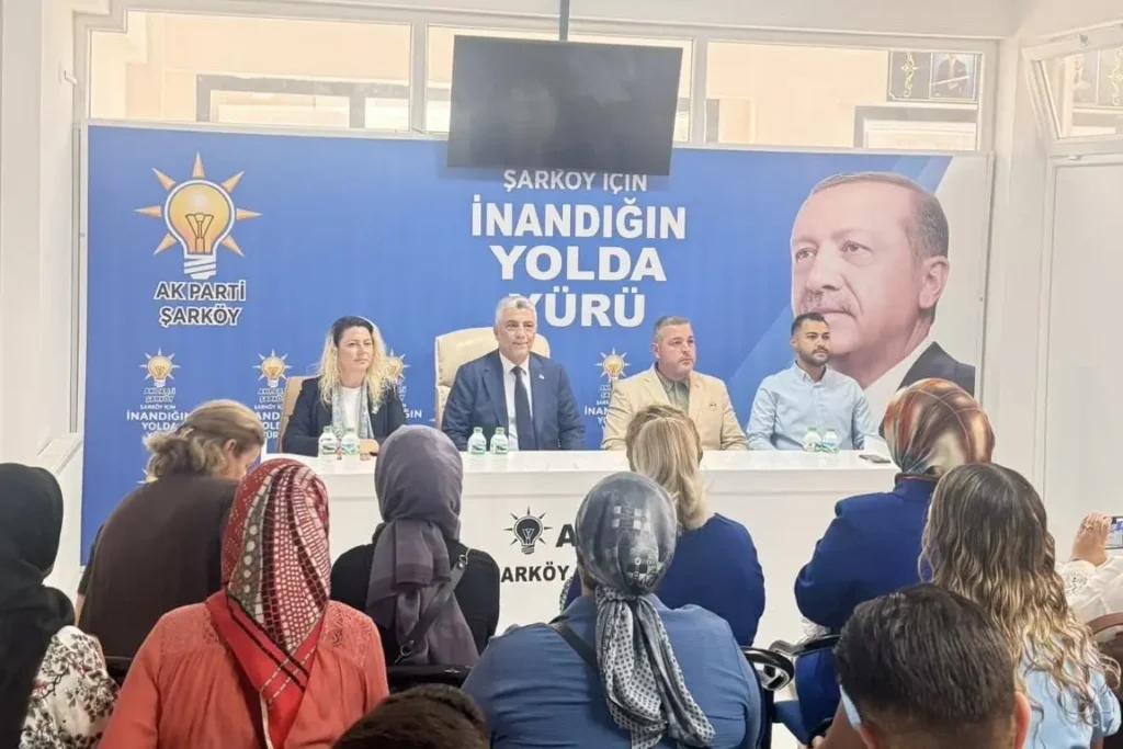 AK Parti Şarköy’de yeni üyeleriyle buluştu
