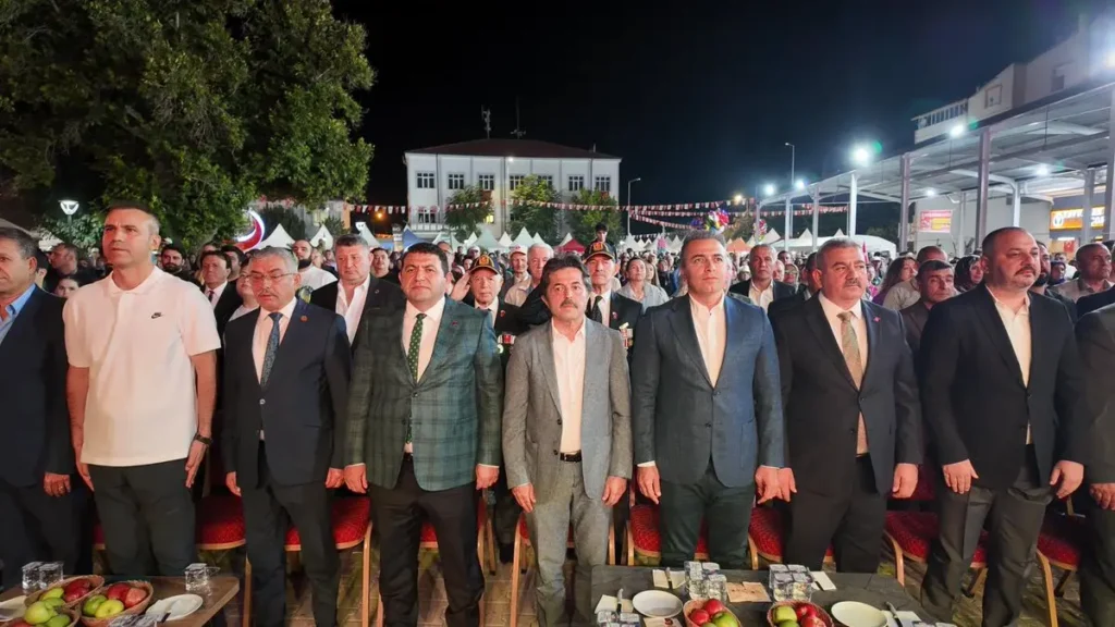 Akçaşehir’de Geleneksel Elma Festivali Düzenlendi