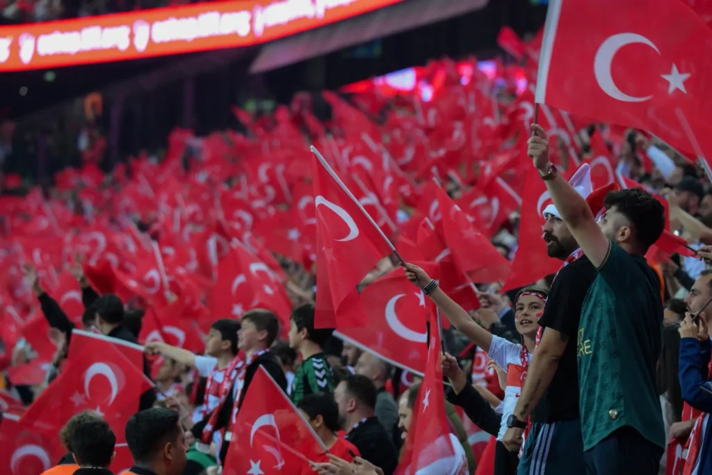 Bizim Çocuklar’a 90 dakikalık destek için teşekkürler