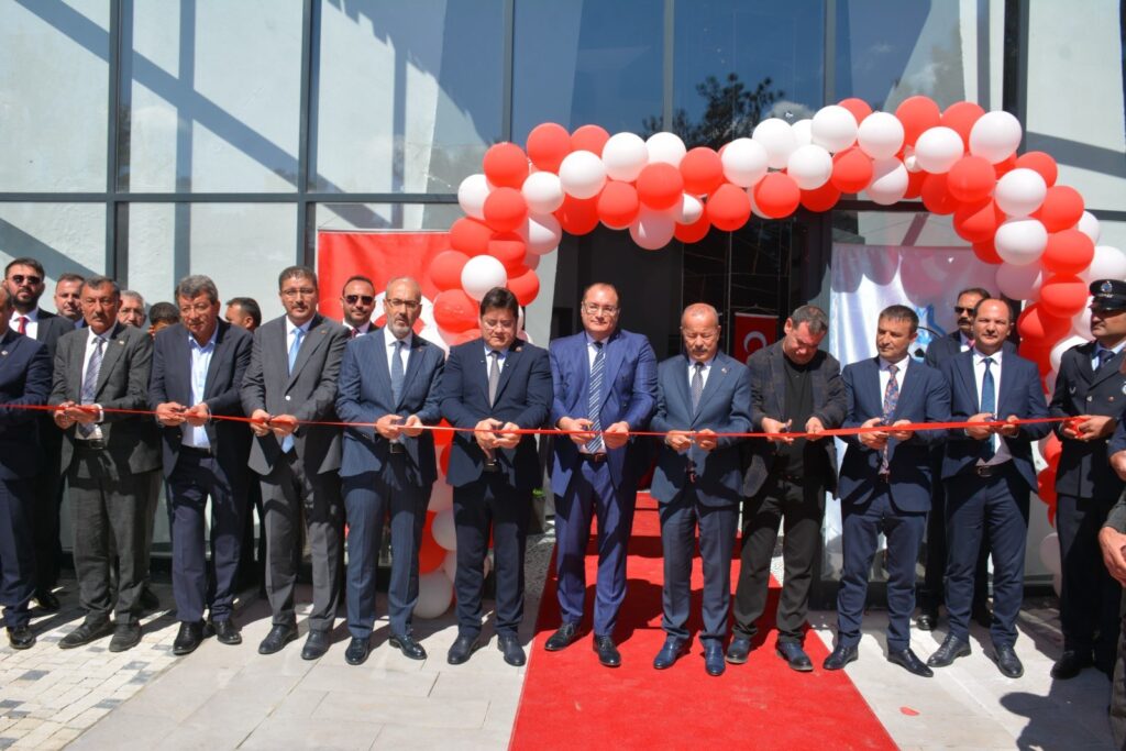 Bolvadin’de Özdemir Bayraktar Bilimevi Açıldı