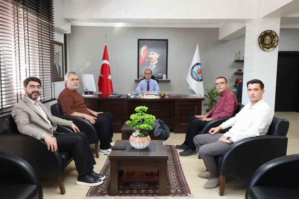 Eğitim Gönüllüleri Derneği’nden Kaymakam’a Ziyaret