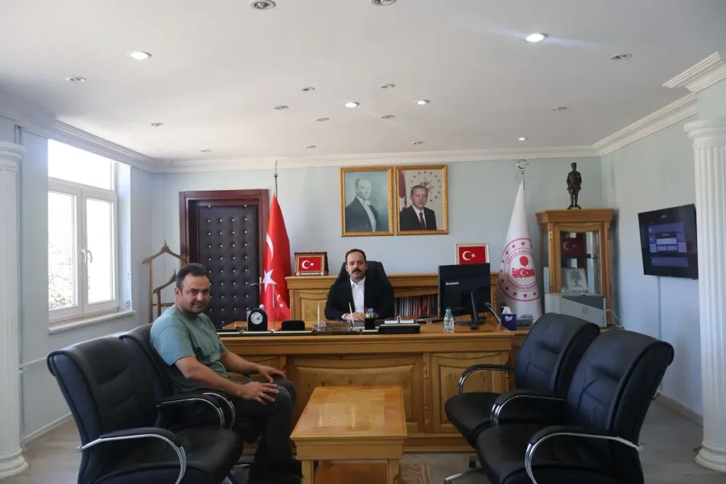 Gölkonak Köyü Muhtarı Kaymakam’ı Ziyaret Etti