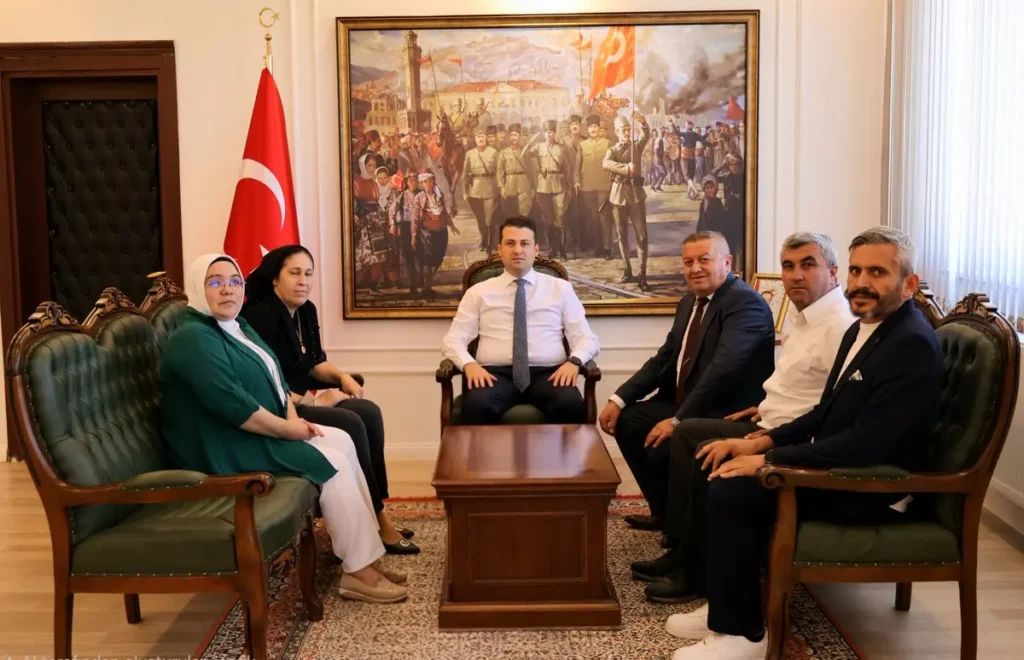 Gürpınar Esnafı Kaymakam ile Görüştü