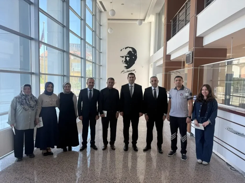 İl Müdürü Çelikbaş, Bolvadin SGK Merkezini Ziyaret Etti