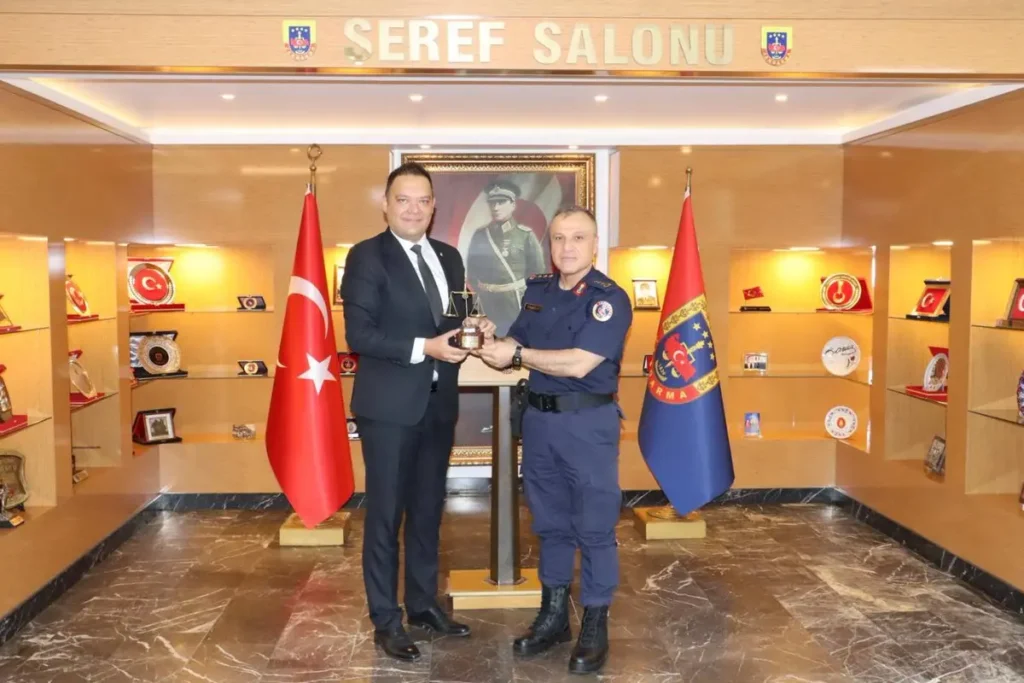 Isparta Barosu Yönetimi Jandarma Komutanlığı’nı Ziyaret Etti