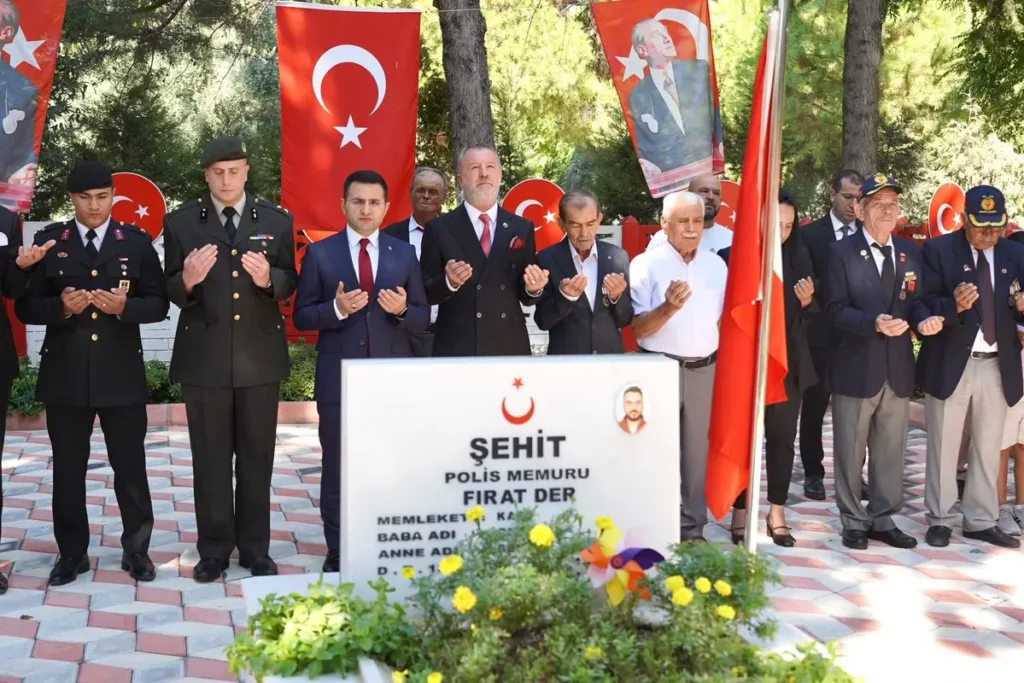 Kaymakam İsmail Pendik, Şehitliği Ziyaret Etti
